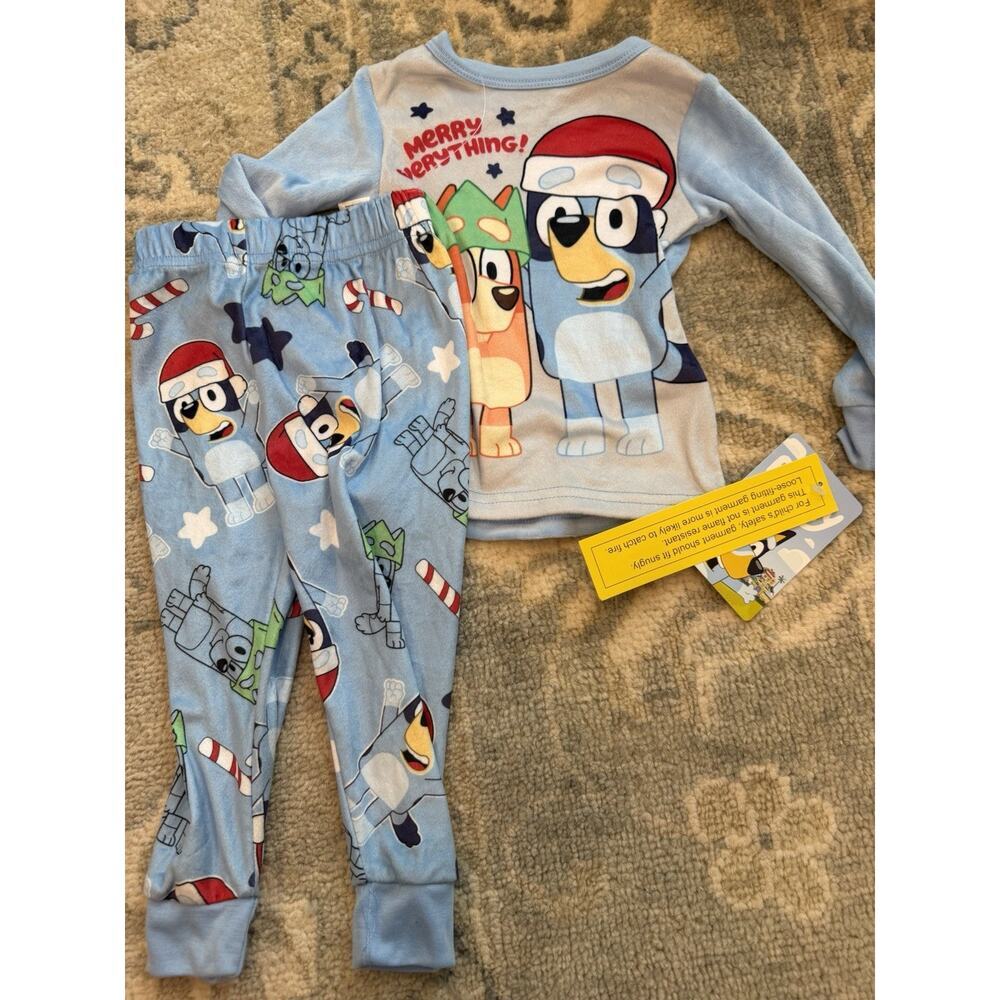 Bluey 2 Piece Christmas Pajama Set Blue Sz 2T NWT